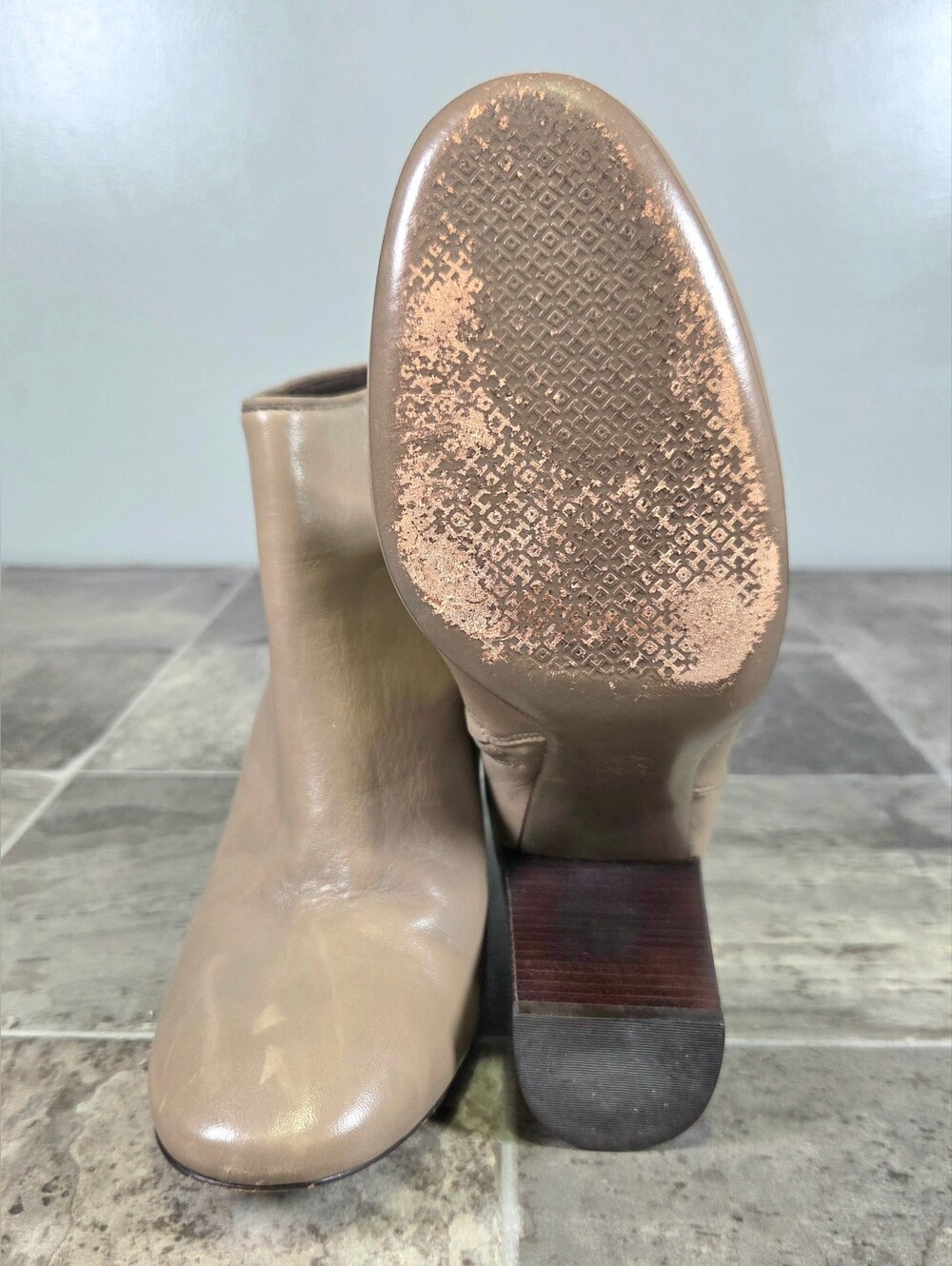 TORY BURCH BOWIE FANGO LEATHER ANKLE BLOCK HEEL BOOTIES. - Picture 7 of 9